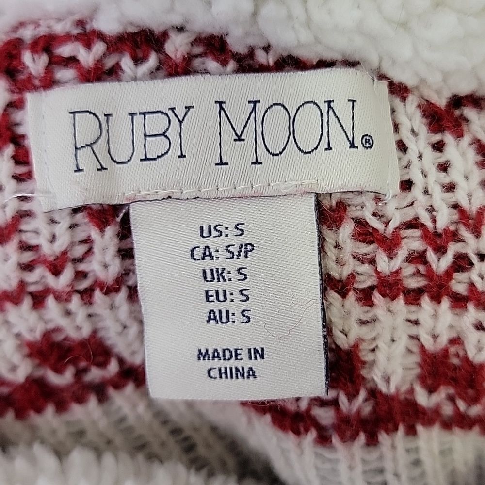 Ruby Moon. Christmas Sweater. Cropped. Pompoms. EUC. Size Small - Picture 4 of 8